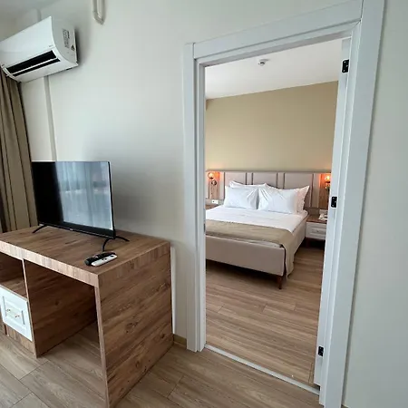 Petra Port Hotel