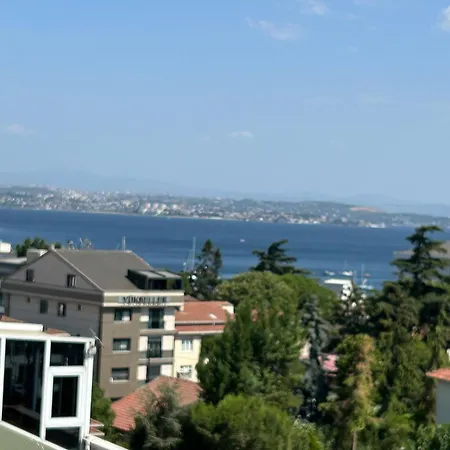 Petra Port Hotel