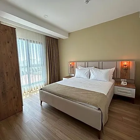 Hotel Petra Port